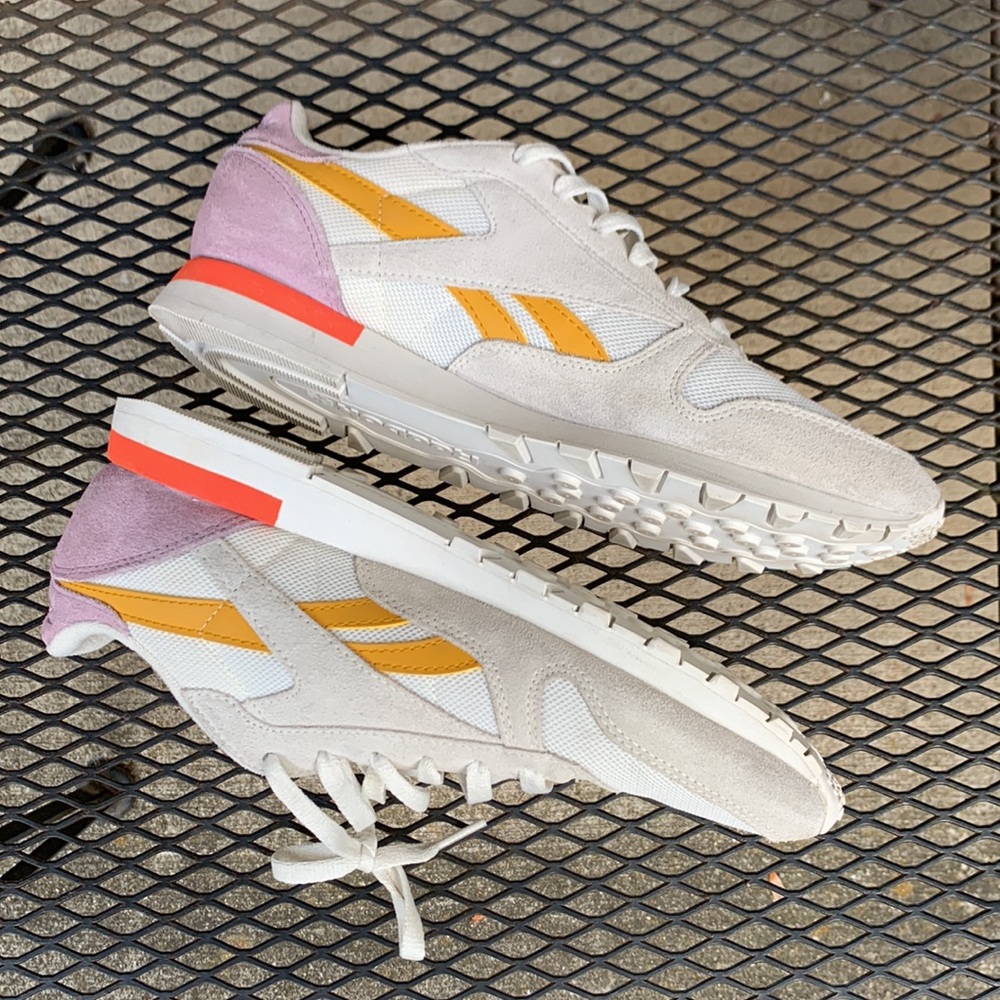 Women’s Reebok Classics - Picture 7 of 13